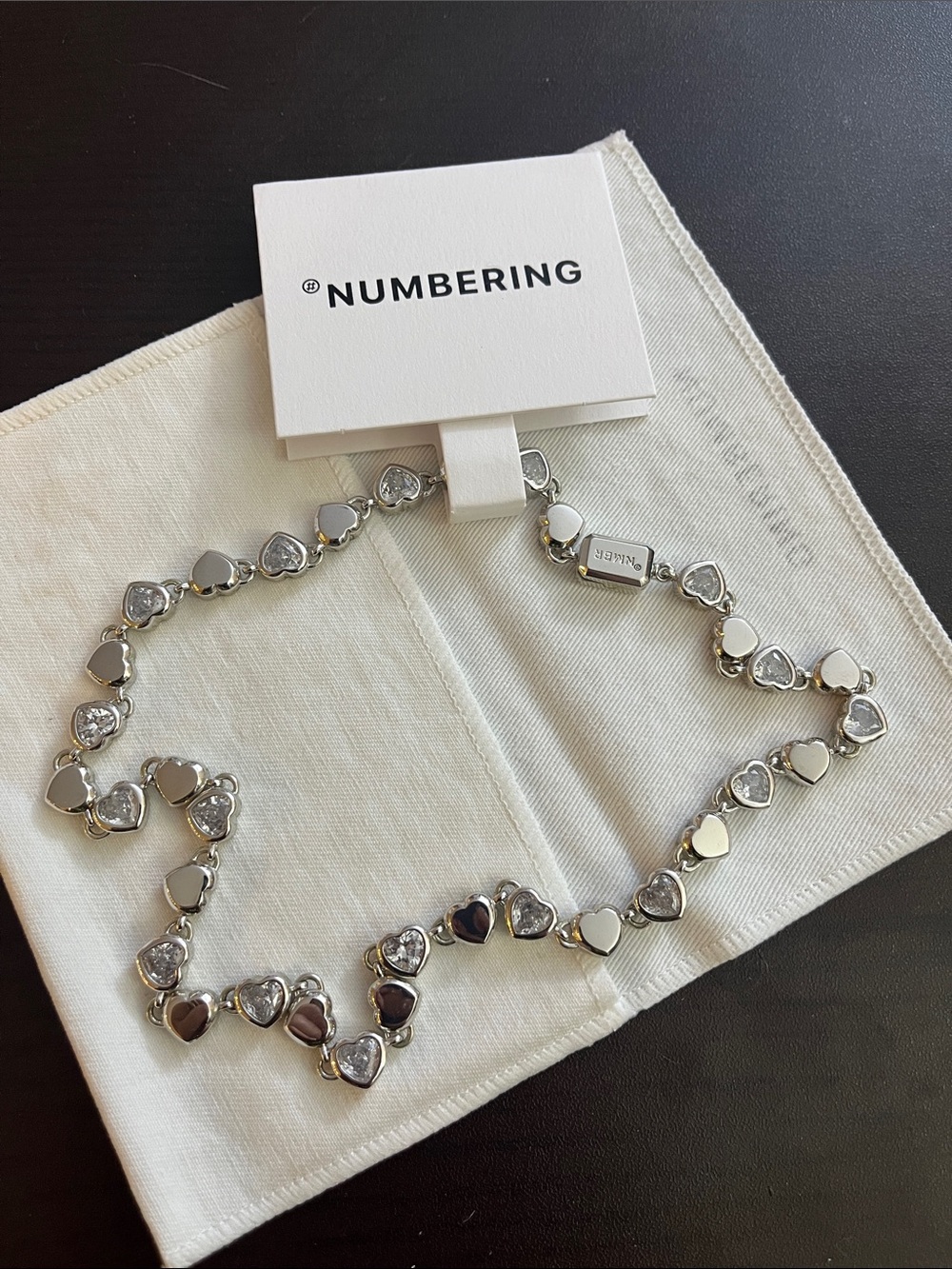 Numbering white heart stone necklace